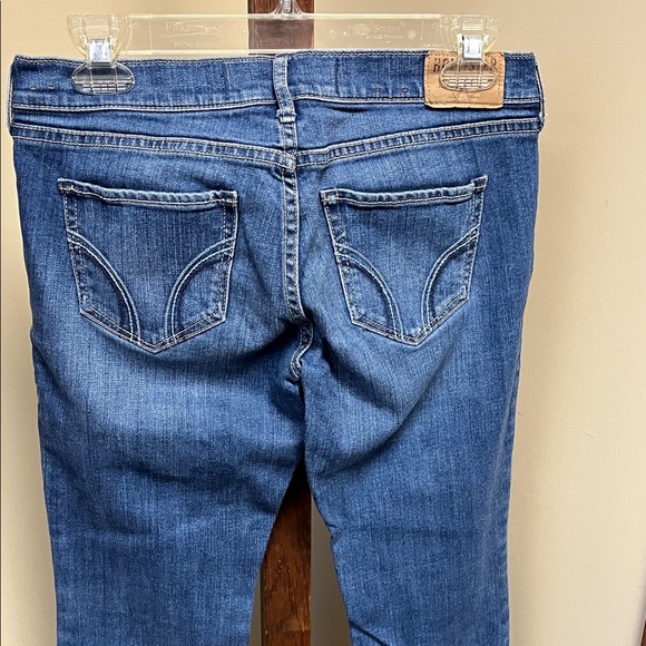 Hollister Flare Leg Women's Blue Jeans - Picture 3 of 4